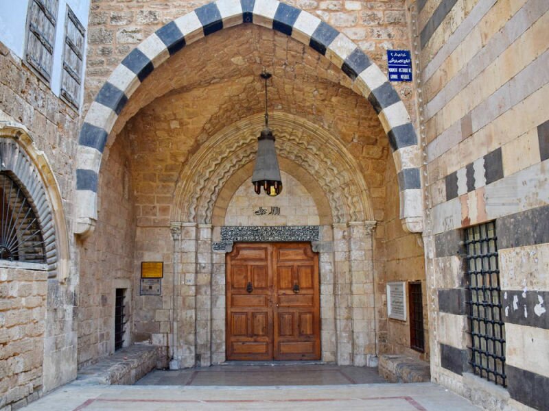The main northern portal of the Mansouri Great Mosque.