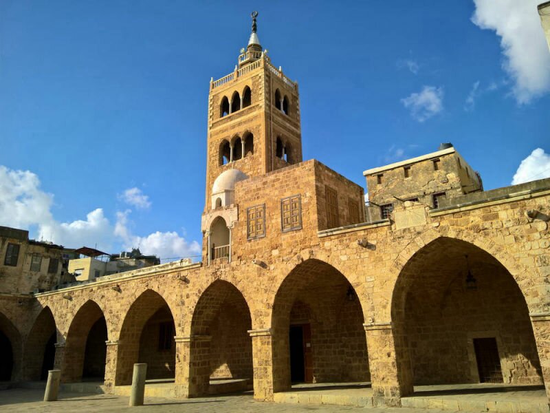 The northern courtyard and the minaret of the Mansouri Great Mosque.