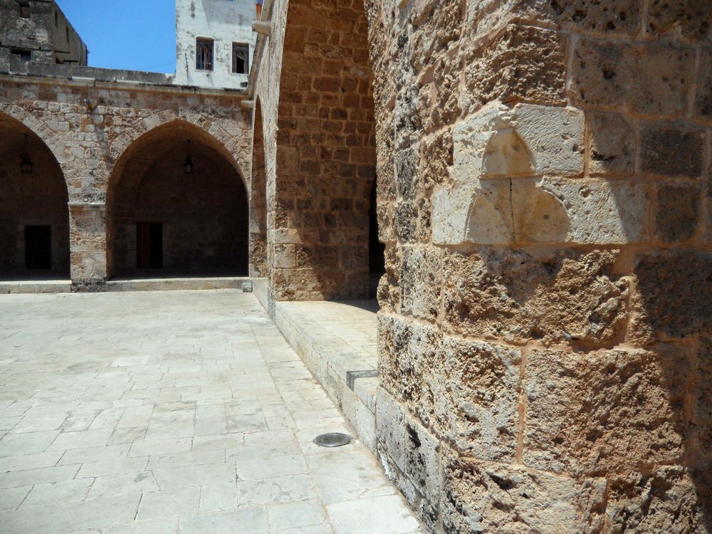 Details at the easterrn (right) and northern (left) arcades at the Mansouri Great Mosque.